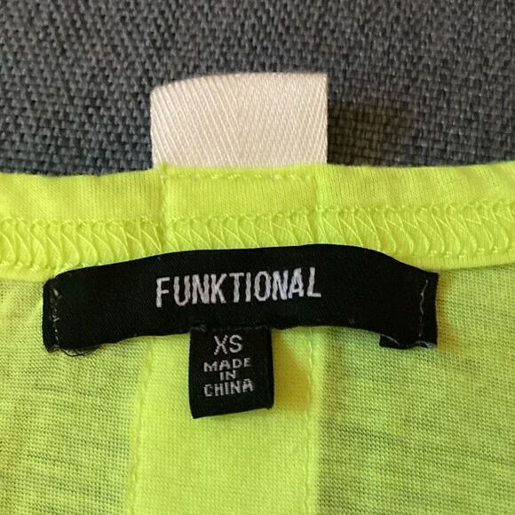 Functional T-Back Sleeveless Cut Out Tank Top Neon Yellow. Size XS. - Picture 4 of 5